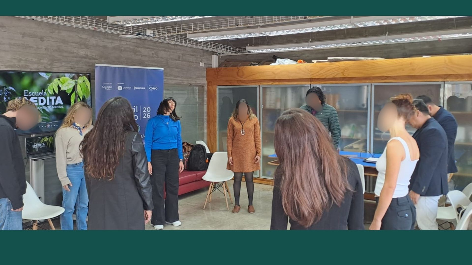 Participantes reunidos durante una experiencia de Escuela Medita